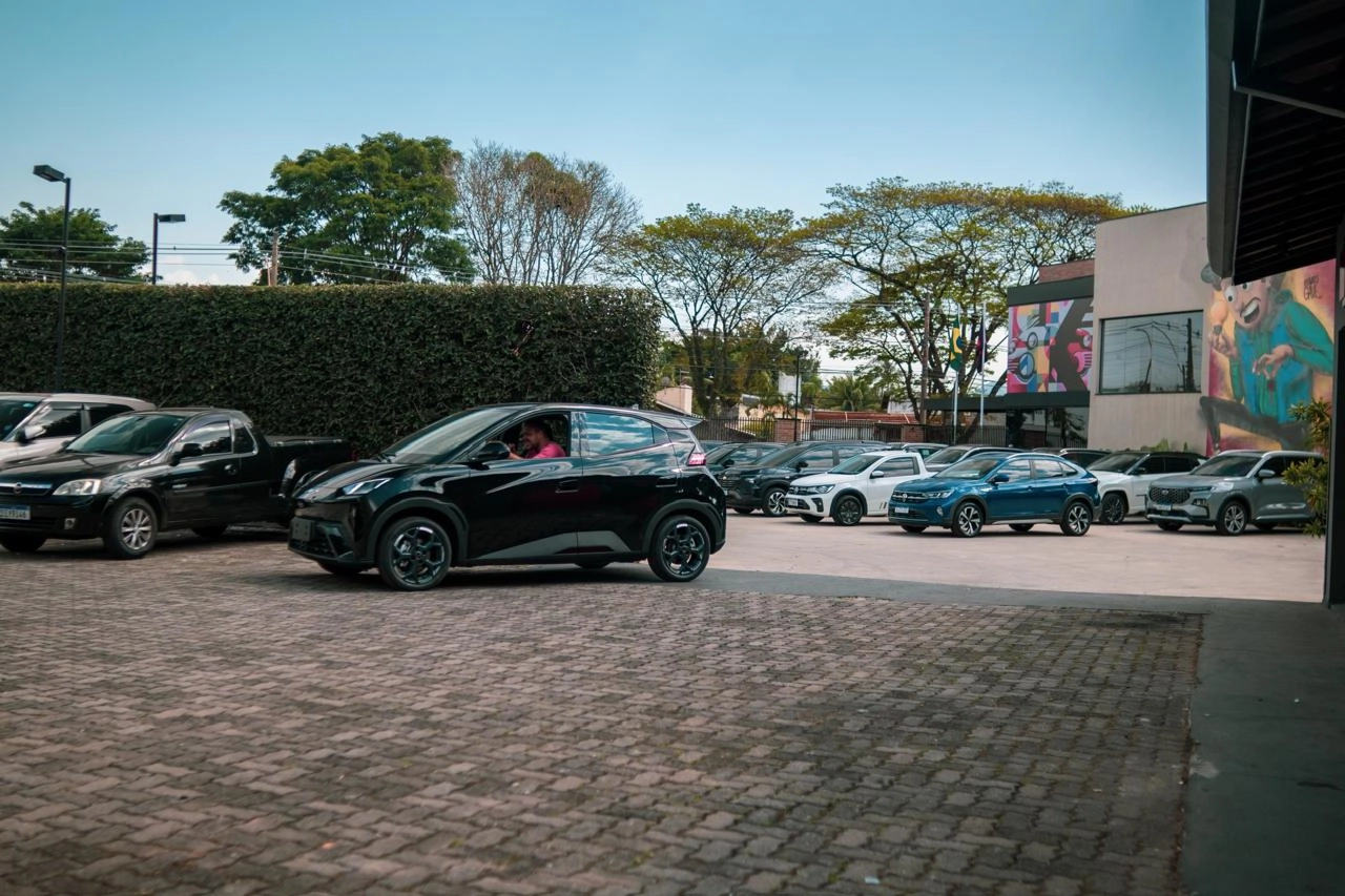 Cliente Kikoautos com seu carro 0km